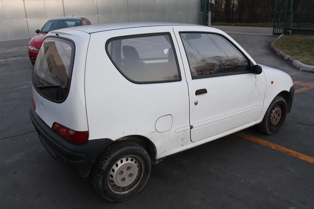 FIAT SEICENTO 0.9 B 29KW 5M 3P (2000) RICAMBI USATI AUTO IN PIAZZALE 