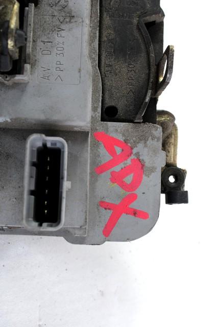 CENTRALNI ZAKLEP SPREDNJIH VRAT  OEM N. 9136HN ORIGINAL REZERVNI DEL PEUGEOT 206 / 206 CC 2A/C 2D 2E/K (1998 - 2003) DIESEL LETNIK 2003