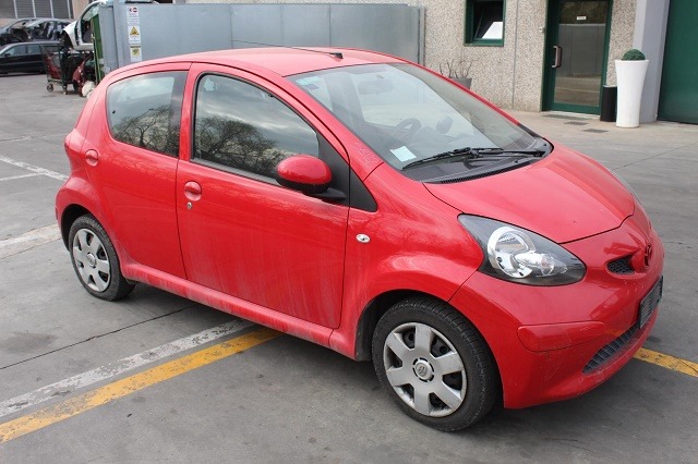 TOYOTA AYGO 1.0 B 50KW 5M 5P (2007) RICAMBI IN MAGAZZINO