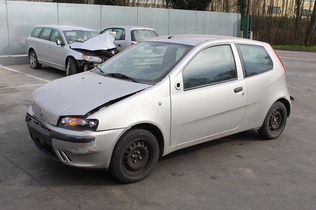 FIAT PUNTO 1.2 B 44KW 5M 3P (2003) BUTTATA INTERA