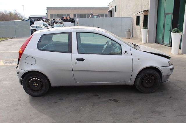 FIAT PUNTO 1.2 B 44KW 5M 3P (2003) BUTTATA INTERA