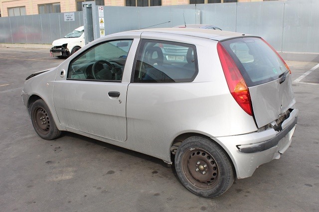 FIAT PUNTO 1.2 B 44KW 5M 3P (2003) BUTTATA INTERA