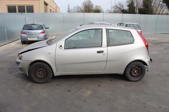 FIAT PUNTO 1.2 B 44KW 5M 3P (2003) BUTTATA INTERA