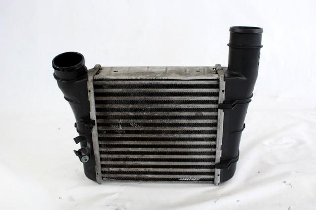 HLADILNIK INTERCOOLER OEM N. 8E0145805F ORIGINAL REZERVNI DEL AUDI A4 B6 8E2 8E5 BER/SW (2001 - 2005) DIESEL LETNIK 2003