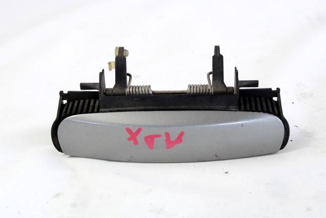 ZUNANJA KLJUKA SPREDNJA DESNA VRATA OEM N. 8E0839207 ORIGINAL REZERVNI DEL AUDI A4 B6 8E2 8E5 BER/SW (2001 - 2005) DIESEL LETNIK 2003