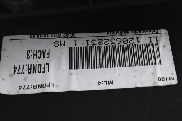 PLASTIKA MED SEDEZI BREZ NASLONJALA ROK OEM N. 5N1863243C ORIGINAL REZERVNI DEL VOLKSWAGEN TIGUAN 5N MK1 R (2011 - 2016)  DIESEL LETNIK 2012