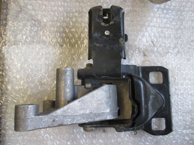 NOSILCI MOTORJA/DRUGO OEM N. 1686920122 ORIGINAL REZERVNI DEL FORD KA / SPORTKA / STREETKA RB MK1 (1996 - 08/2008) BENZINA LETNIK 1997