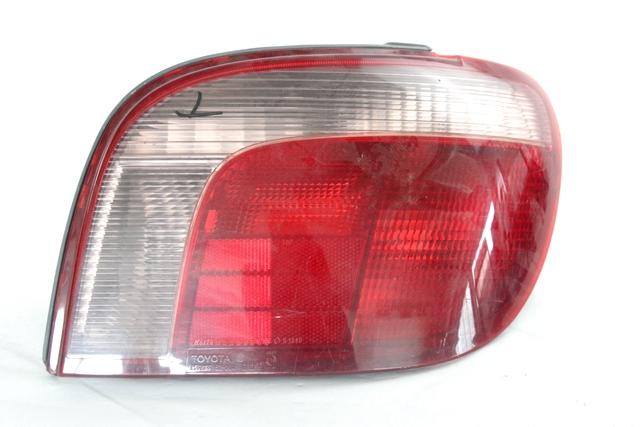 ZADNJI DESNI ZAROMETI OEM N. 8155052130 ORIGINAL REZERVNI DEL TOYOTA YARIS P1 MK1 (03/1999 - 03/2003) BENZINA LETNIK 2000