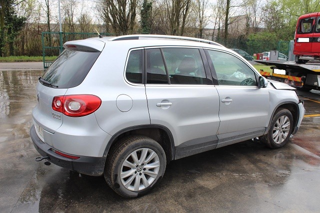 VOLKSWAGEN TIGUAN 2.0 D 4X4 103KW AUT 5P (2010) RICAMBI IN MAGAZZINO