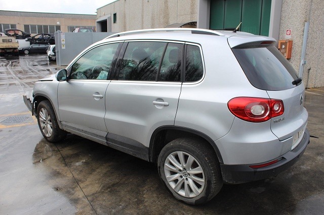 VOLKSWAGEN TIGUAN 2.0 D 4X4 103KW AUT 5P (2010) RICAMBI IN MAGAZZINO