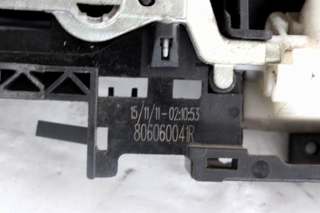 ZUNANJA KLJUKA ZADNJA DESNA VRATA OEM N. 806B02596R ORIGINAL REZERVNI DEL RENAULT SCENIC XMOD / SCENIC JZ0/1 MK3 (2009 - 2012) DIESEL LETNIK 2012