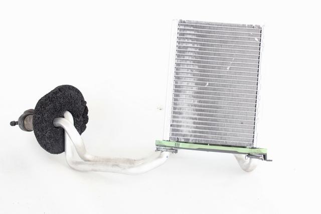 GRELEC RADIATORJA OEM N. 271159831R ORIGINAL REZERVNI DEL RENAULT SCENIC XMOD / SCENIC JZ0/1 MK3 (2009 - 2012) DIESEL LETNIK 2012