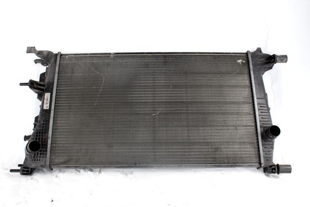 RADIATOR VODE OEM N. 214106387R ORIGINAL REZERVNI DEL RENAULT SCENIC XMOD / SCENIC JZ0/1 MK3 (2009 - 2012) DIESEL LETNIK 2012