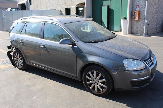 VOLKSWAGEN GOLF 5 SW 1.9 D 77KW 5M 5P (2009) RICAMBI IN MAGAZZINO