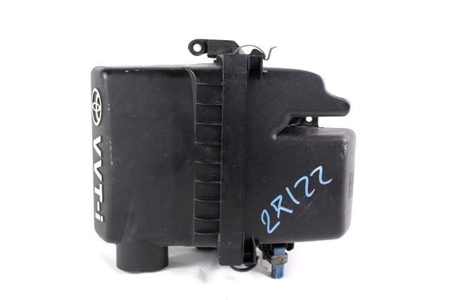 FILTAR ZRAKA OEM N. 17700-0J010 ORIGINAL REZERVNI DEL TOYOTA YARIS P1 MK1 (03/1999 - 03/2003) BENZINA LETNIK 2002