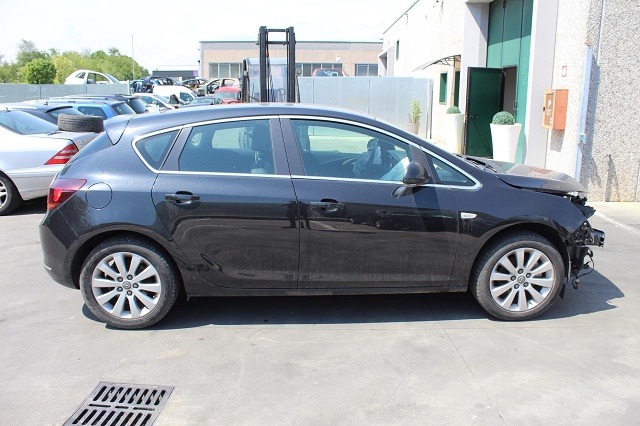 OPEL ASTRA J 1.6 D 81KW 6M 5P (2014) RICAMBI IN MAGAZZINO