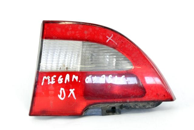 ZADNJI DESNI ZAROMETI OEM N. 7700428053 ORIGINAL REZERVNI DEL RENAULT MEGANE MK1 BA0/1 EA0/1 LA0/1 DA0/1 KA0/1 (1995 -2003)BENZINA LETNIK 2000