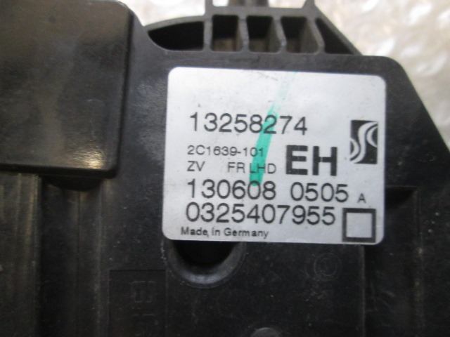 CENTRALNI ZAKLEP SPREDNJIH VRAT  OEM N. 13258274 ORIGINAL REZERVNI DEL OPEL CORSA D S07 (2006 - 2011) BENZINA LETNIK 2008