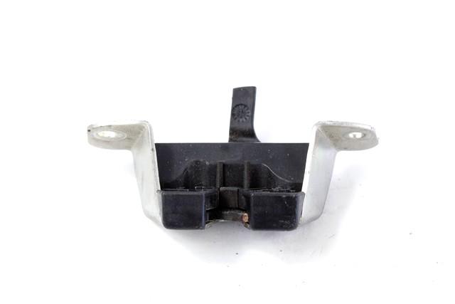 ZAKLEPANJE PRTLJA?NIH VRAT  OEM N. 69350-0H010 ORIGINAL REZERVNI DEL TOYOTA AYGO B1 (2005 - 2009) BENZINA LETNIK 2007