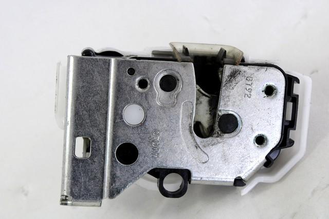 CENTRALNI ZAKLEP SPREDNJIH VRAT  OEM N. 51975079 ORIGINAL REZERVNI DEL FIAT DOBLO 263 MK2 R (2015 - 2022)BENZINA/METANO LETNIK 2018