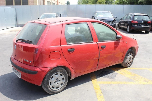 FIAT PUNTO 1.2 B 44KW 5M 5P (2002) BUTTATA INTERA