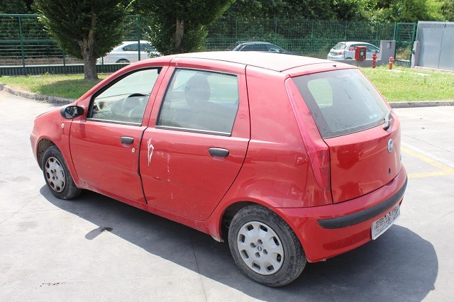 FIAT PUNTO 1.2 B 44KW 5M 5P (2002) BUTTATA INTERA