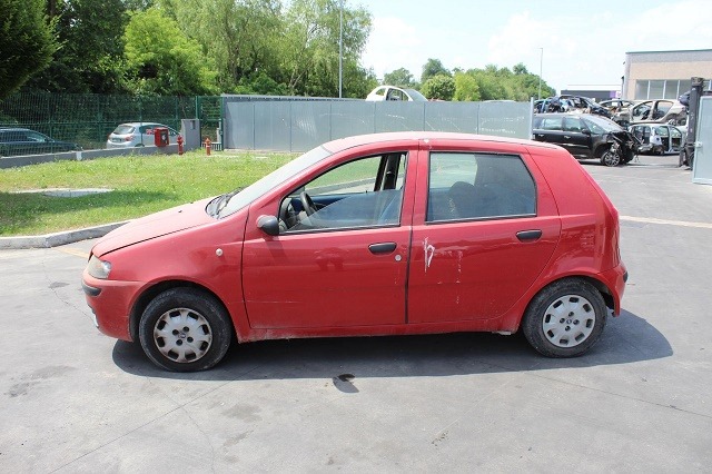 FIAT PUNTO 1.2 B 44KW 5M 5P (2002) BUTTATA INTERA