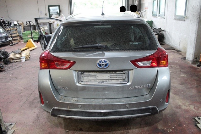 TOYOTA AURIS SW 1.8 I 73KW AUT 5P (2013) RICAMBI IN MAGAZZINO