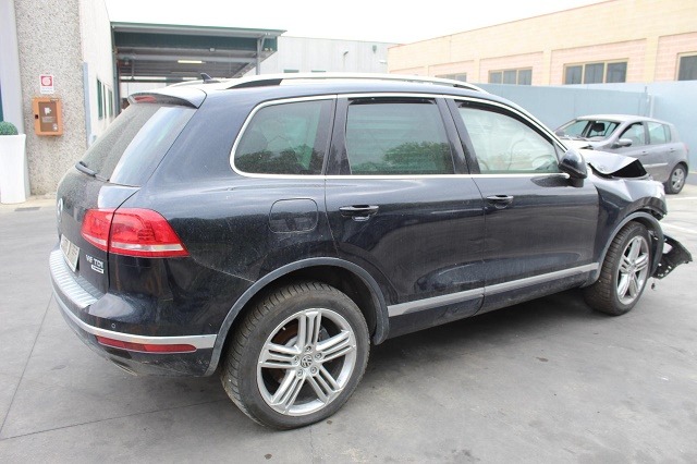 VOLKSWAGEN TOUAREG 3.0 D 4X4 150KW AUT 5P (2015) RICAMBI IN MAGAZZINO