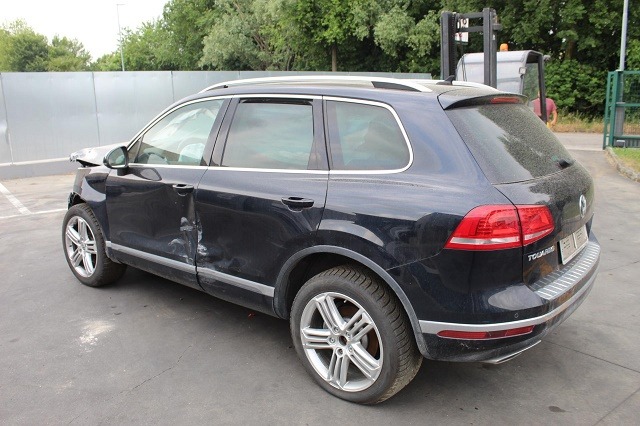 VOLKSWAGEN TOUAREG 3.0 D 4X4 150KW AUT 5P (2015) RICAMBI IN MAGAZZINO