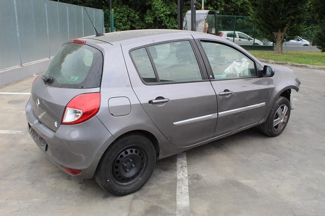 RENAULT CLIO R 1.5 D 63KW 5M 5P (2010) RICAMBI IN MAGAZZINO