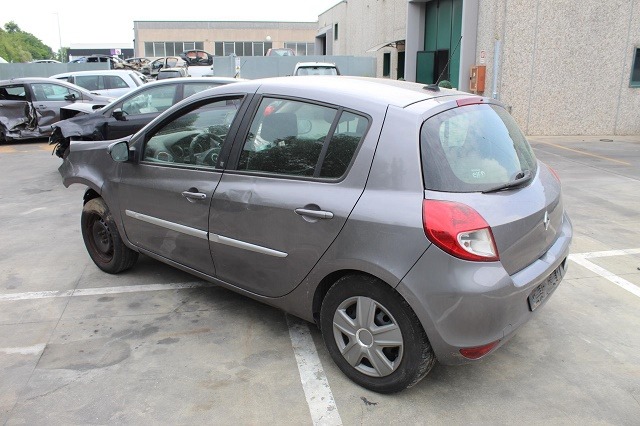 RENAULT CLIO R 1.5 D 63KW 5M 5P (2010) RICAMBI IN MAGAZZINO