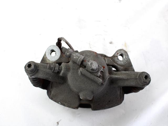 SPREDNJE DESNE ZAVORNE CELJUSTI  OEM N. 8V0615124D ORIGINAL REZERVNI DEL VOLKSWAGEN GOLF SPORTSVAN AM1 (2014 - 2017)DIESEL LETNIK 2016