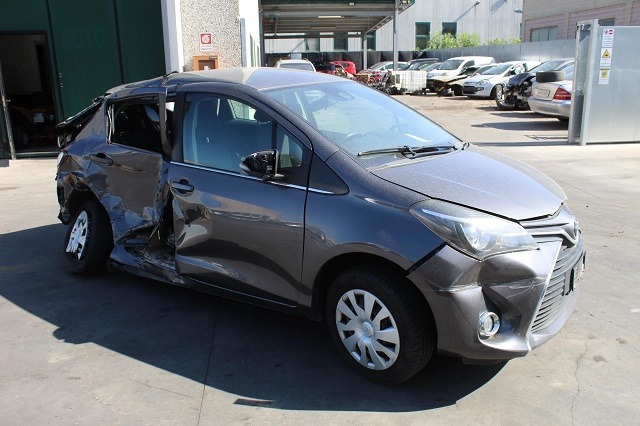 TOYOTA YARIS P13 1.0 B 51KW 5M 5P (2015) RICAMBI IN MAGAZZINO