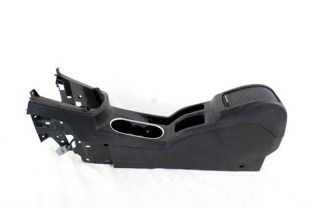 PLASTIKA MED SEDEZI BREZ NASLONJALA ROK OEM N. FV11-R045A74-AAW ORIGINAL REZERVNI DEL FORD BMAX JK (2012 - 2018)DIESEL LETNIK 2016