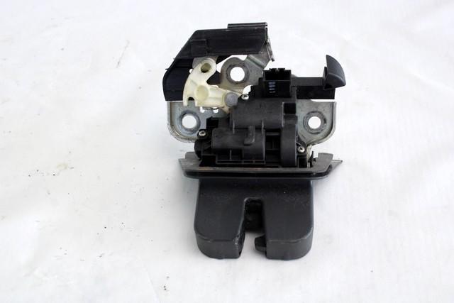 ZAKLEPANJE PRTLJA?NIH VRAT  OEM N. 8R0827505A ORIGINAL REZERVNI DEL AUDI A4 B8 8K2 BER/SW/CABRIO (2007 - 11/2015) DIESEL LETNIK 2008