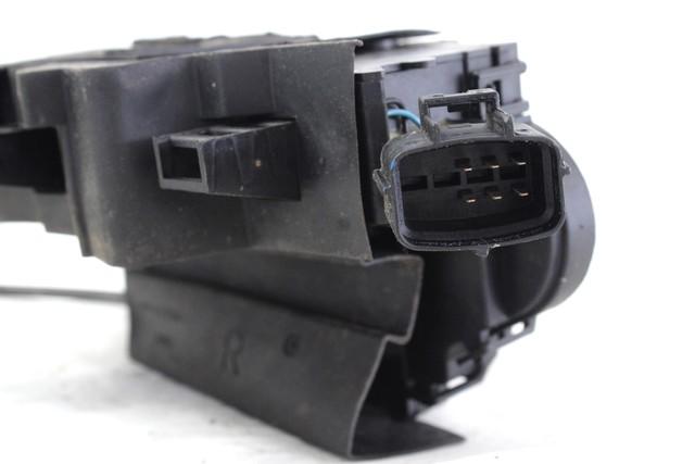 CENTRALNI ZAKLEP SPREDNJIH VRAT  OEM N. 51787968 ORIGINAL REZERVNI DEL FIAT CROMA 194 MK2 R (11-2007 - 2010) DIESEL LETNIK 2008