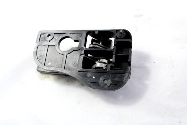 NOTRANJA KLJUKA  OEM N. 826101D020 ORIGINAL REZERVNI DEL KIA CARENS UN MK3 (2006 - 2013) DIESEL LETNIK 2008