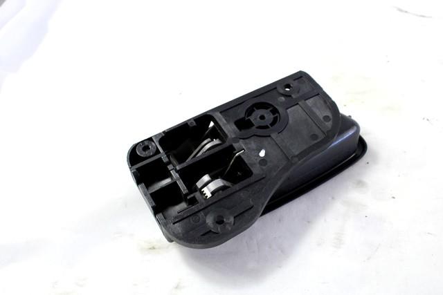 NOTRANJA KLJUKA  OEM N. 826201D020 ORIGINAL REZERVNI DEL KIA CARENS UN MK3 (2006 - 2013) DIESEL LETNIK 2008