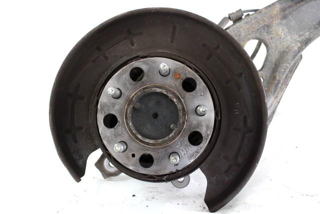 ZADNJI LEVI NOSILEC KOLES/PESTO OEM N. 527101D010 ORIGINAL REZERVNI DEL KIA CARENS UN MK3 (2006 - 2013) DIESEL LETNIK 2008