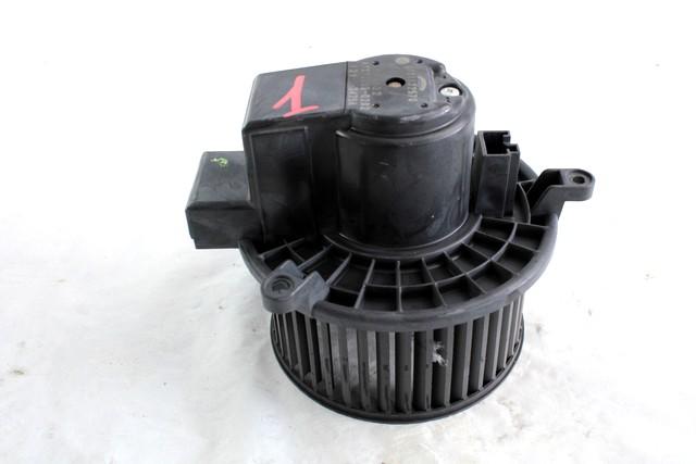 VENTILATOR  KABINE  OEM N. AY272700-0282 ORIGINAL REZERVNI DEL JEEP COMMANDER XK XH (2005 - 2010) BENZINA LETNIK 2006