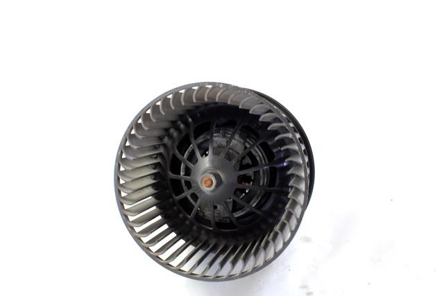 VENTILATOR  KABINE  OEM N. AV6N-18456-AA ORIGINAL REZERVNI DEL FORD FOCUS MK3 R 4P/5P/SW (2014 - 2018)BENZINA/GPL LETNIK 2015