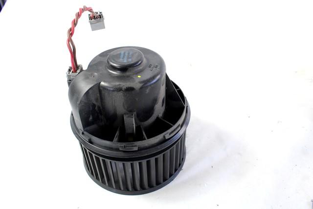 VENTILATOR  KABINE  OEM N. AV6N-18456-AA ORIGINAL REZERVNI DEL FORD FOCUS MK3 R 4P/5P/SW (2014 - 2018)BENZINA/GPL LETNIK 2015