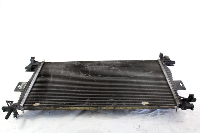 RADIATOR VODE OEM N. BV61-8005-AD ORIGINAL REZERVNI DEL FORD FOCUS MK3 R 4P/5P/SW (2014 - 2018)BENZINA/GPL LETNIK 2015