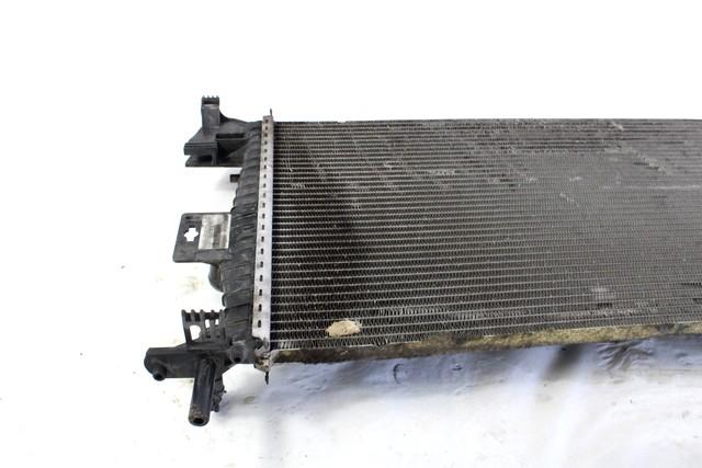 RADIATOR VODE OEM N. BV61-8005-AD ORIGINAL REZERVNI DEL FORD FOCUS MK3 R 4P/5P/SW (2014 - 2018)BENZINA/GPL LETNIK 2015