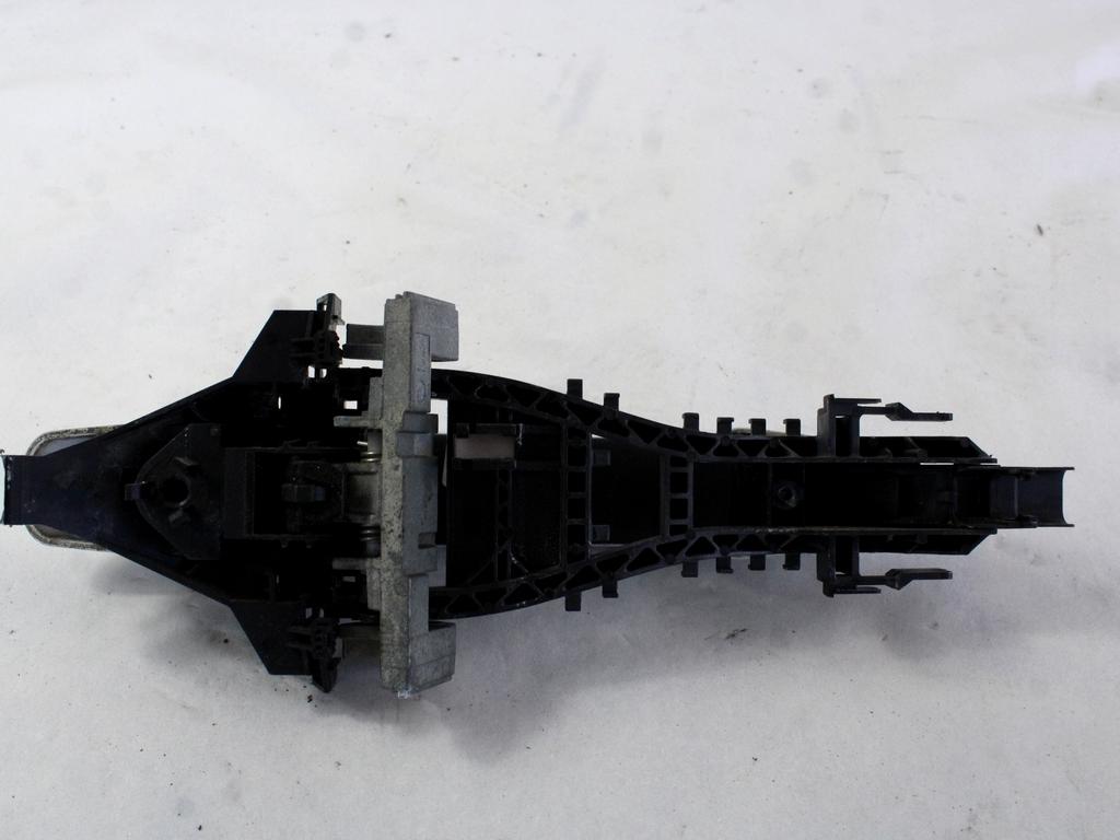 ZUNANJA KLJUKA ZADNJA LEVA VRATA OEM N. LR040667 ORIGINAL REZERVNI DEL LAND ROVER RANGE ROVER EVOQUE L538 (2012 - 2016)DIESEL LETNIK 2013