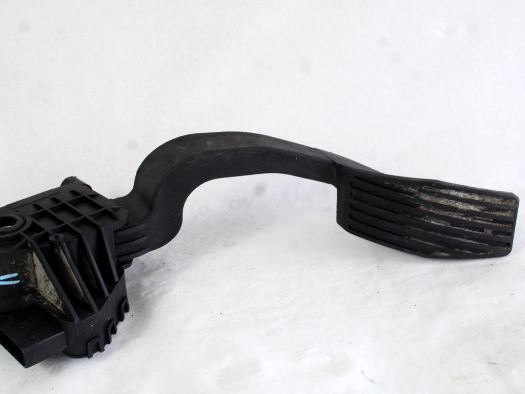 PEDALI OEM N. 55702020 ORIGINAL REZERVNI DEL FIAT PUNTO EVO 199 (2009 - 2012)  BENZINA/METANO LETNIK 2010