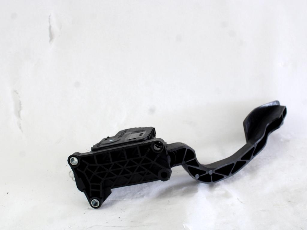 PEDALI OEM N. 55702020 ORIGINAL REZERVNI DEL FIAT PUNTO EVO 199 (2009 - 2012)  BENZINA/METANO LETNIK 2010