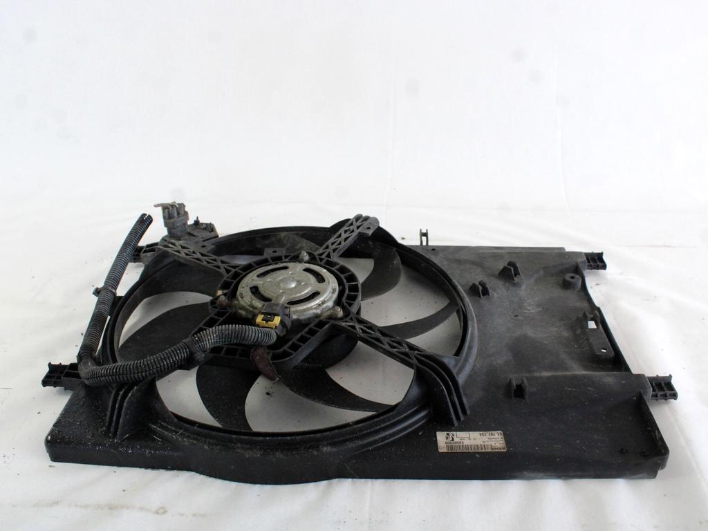 VENTILATOR HLADILNIKA OEM N. 51797134 ORIGINAL REZERVNI DEL FIAT PUNTO EVO 199 (2009 - 2012)  BENZINA/METANO LETNIK 2010