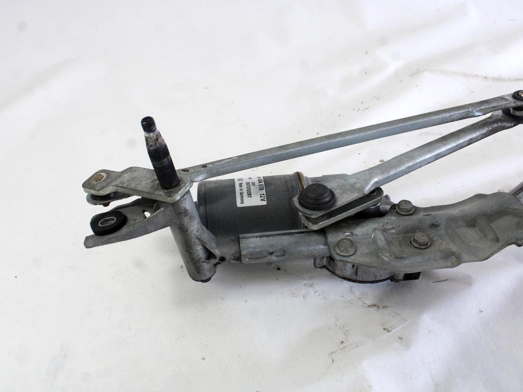 MOTORCEK PREDNJIH BRISALCEV OEM N. 51701421 ORIGINAL REZERVNI DEL FIAT PUNTO EVO 199 (2009 - 2012)  BENZINA/METANO LETNIK 2010